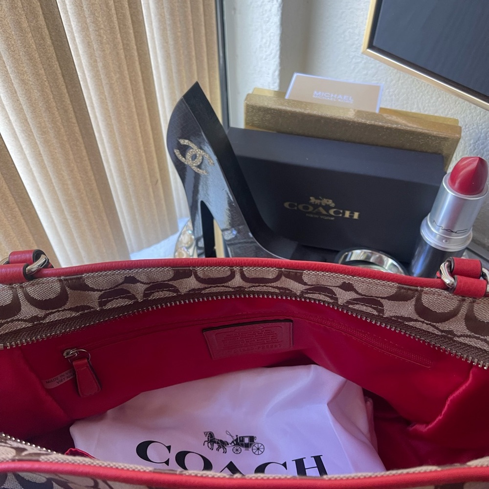 Coach Handbag - Picture 2 of 6
